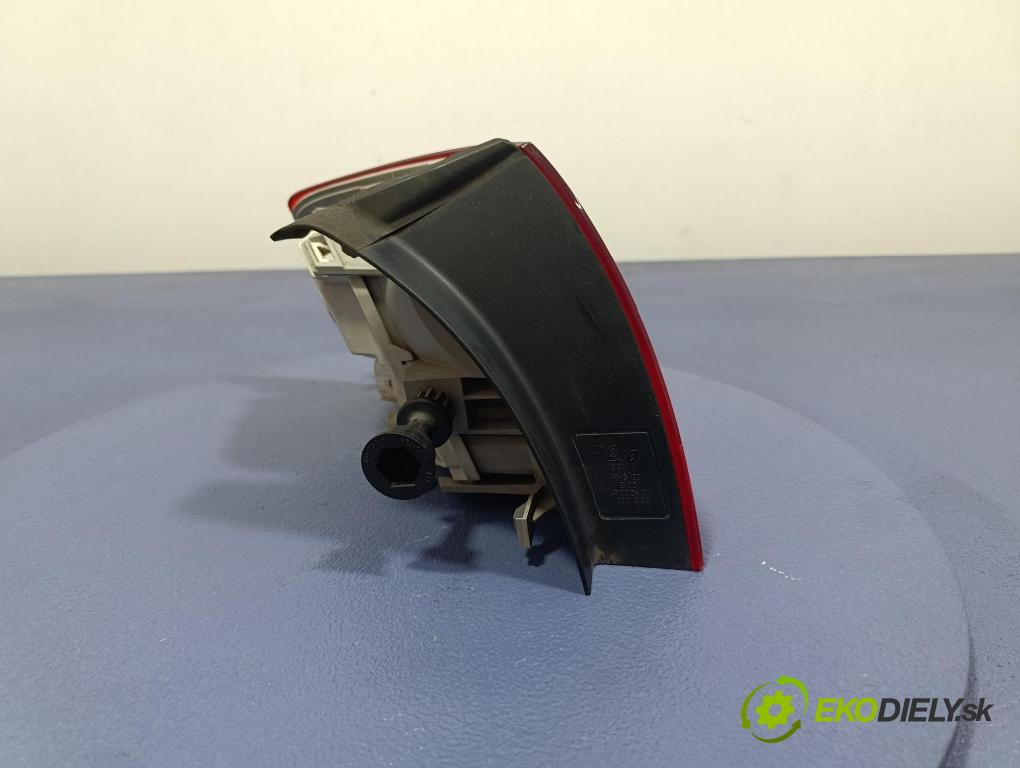 Audi A4 2005 svetlo / reflektor zad Prava: Vonkajsia: 8E9945096E