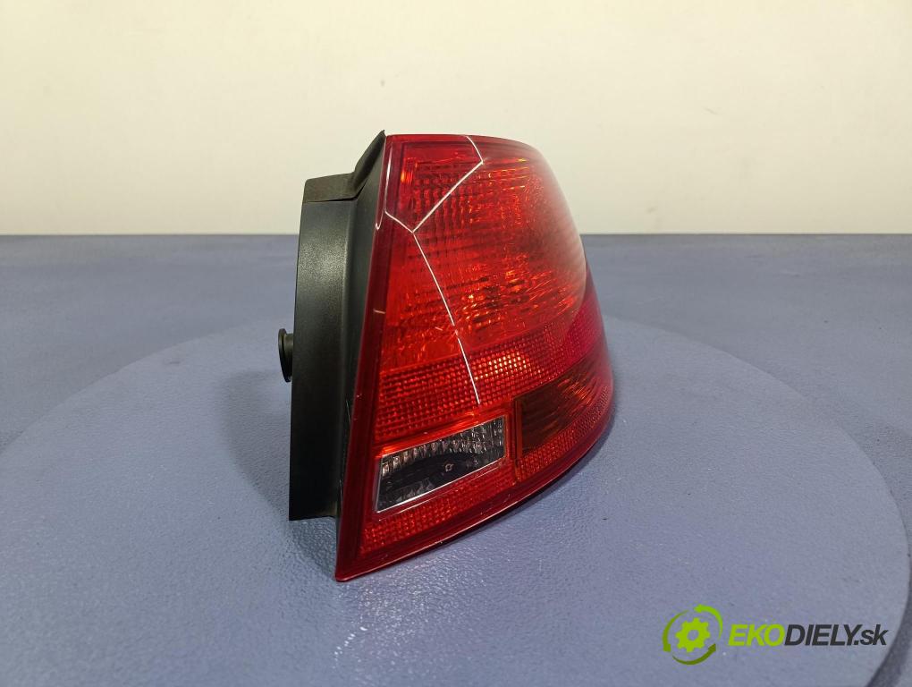 Audi A4 2005 svetlo / reflektor zad Prava: Vonkajsia: 8E9945096E