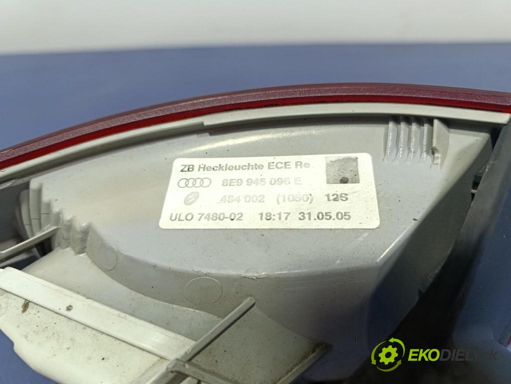 Audi A4 2005 svetlo / reflektor zad Prava: Vonkajsia: 8E9945096E