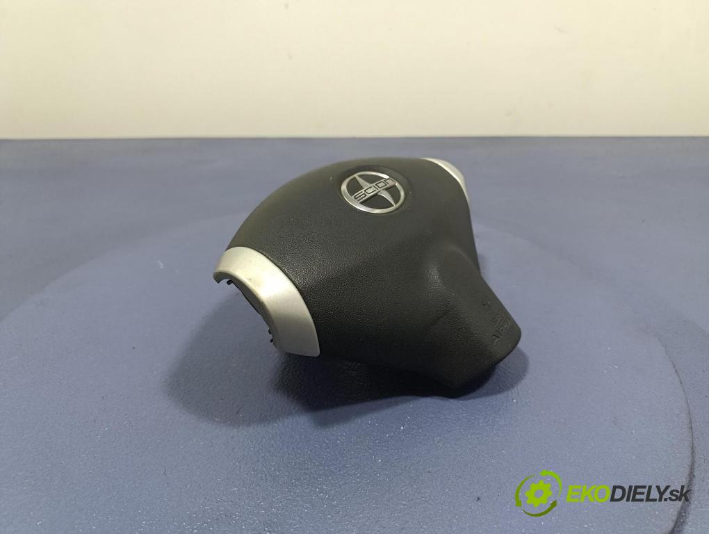 Toyota Scion xa 2006 Airbag: Řidiči: x