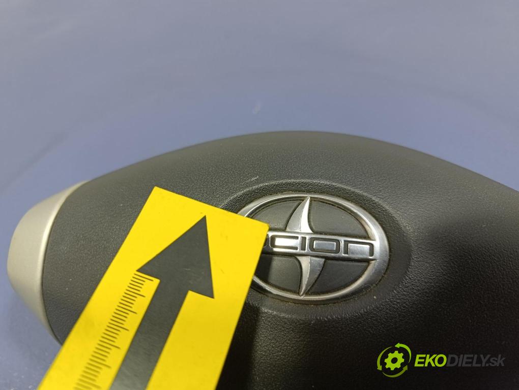 Toyota Scion xa 2006 Airbag: Řidiči: x
