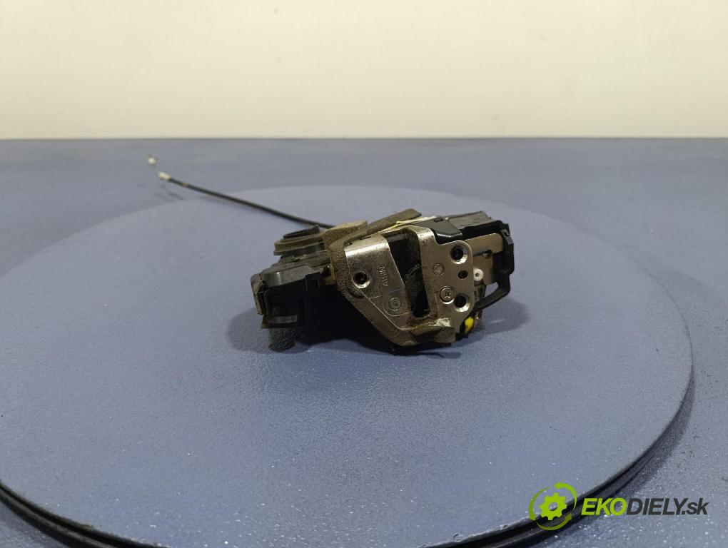 Toyota Scion xa 2006 zámek dveře před Levý: