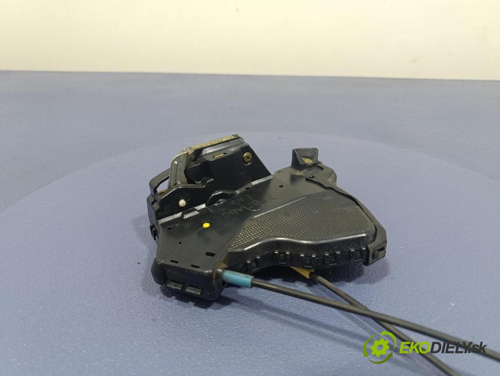 Toyota Scion xa 2006 zámek dveře před v pravo: