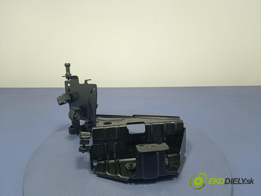Bmw Seria 5 2025 Základ: Akumulatora: 9873918