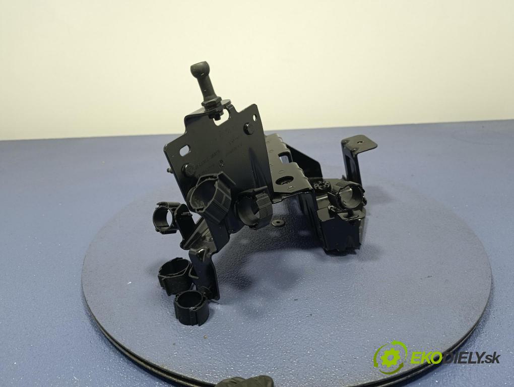 Bmw Seria 5 2025 Základ: Akumulatora: 9873918