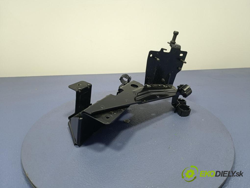 Bmw Seria 5 2025 Základ: Akumulatora: 9873918