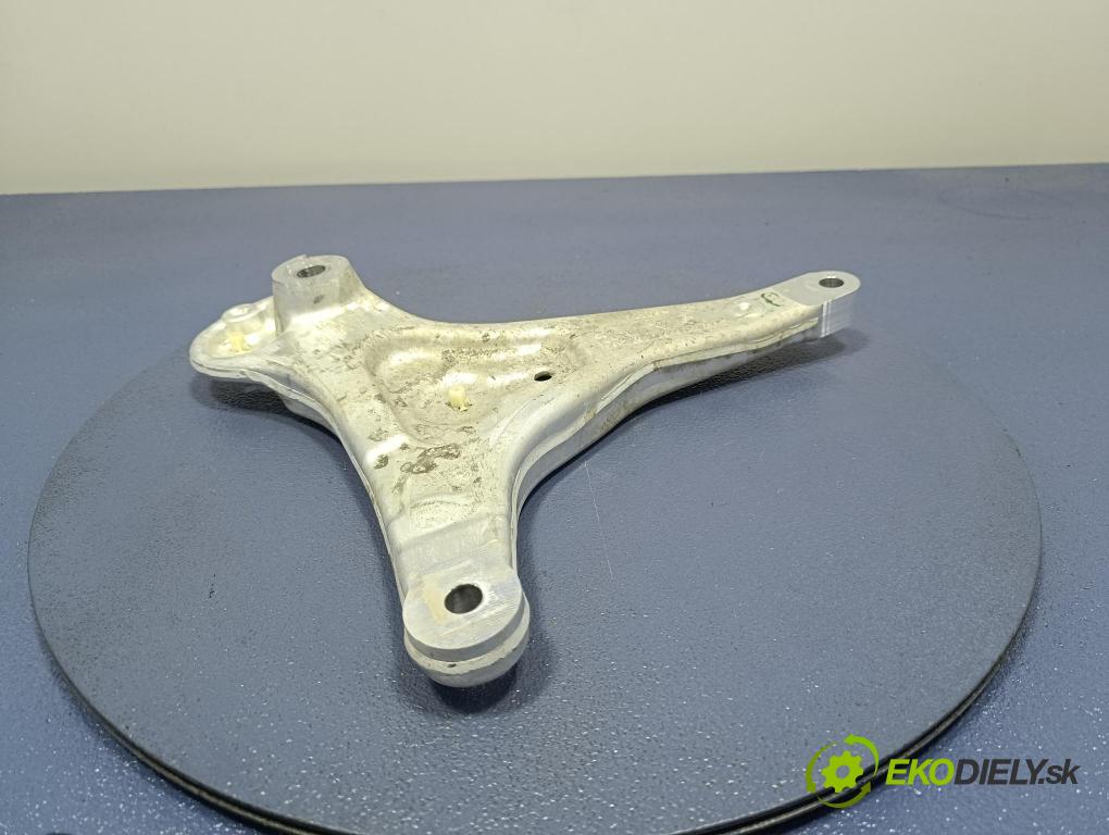 Bmw Seria 5 2025 před v pravo: 6898522