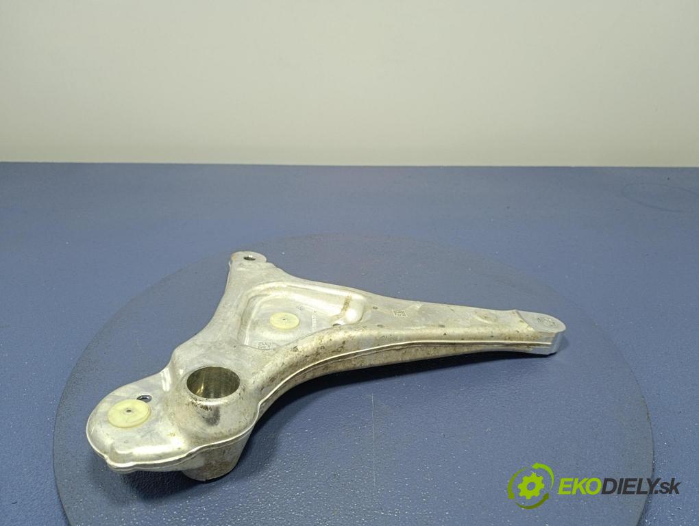 Bmw Seria 5 2025 před v pravo: 6898522