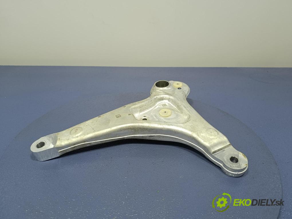 Bmw Seria 5 2025 před v pravo: 6898522