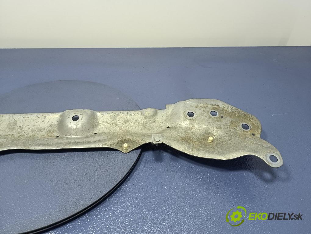 Bmw Seria 5 2025 kryt Motor: 8845560