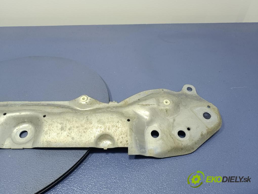 Bmw Seria 5 2025 kryt Motor: 8845560