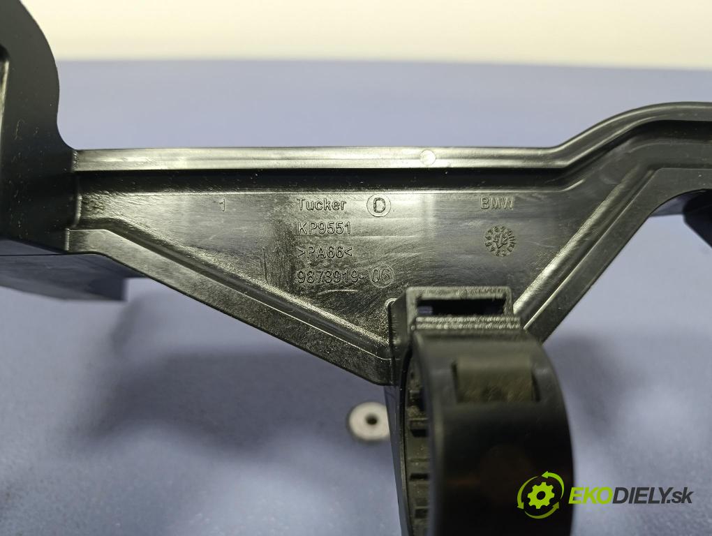Bmw Seria 5 2025 trubka Chladič: 9873919