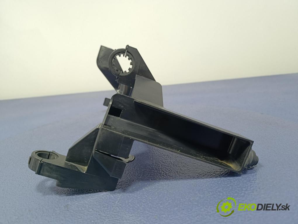 Bmw Seria 5 2025 trubka Chladič: 9873919