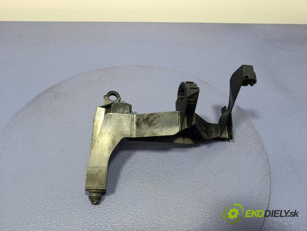 Bmw Seria 5 2025 trubka Chladič: 9873919