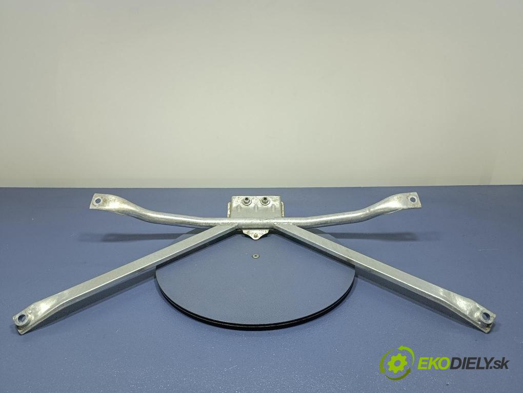 Bmw Seria 5 2025 tyč Reakční 9880241