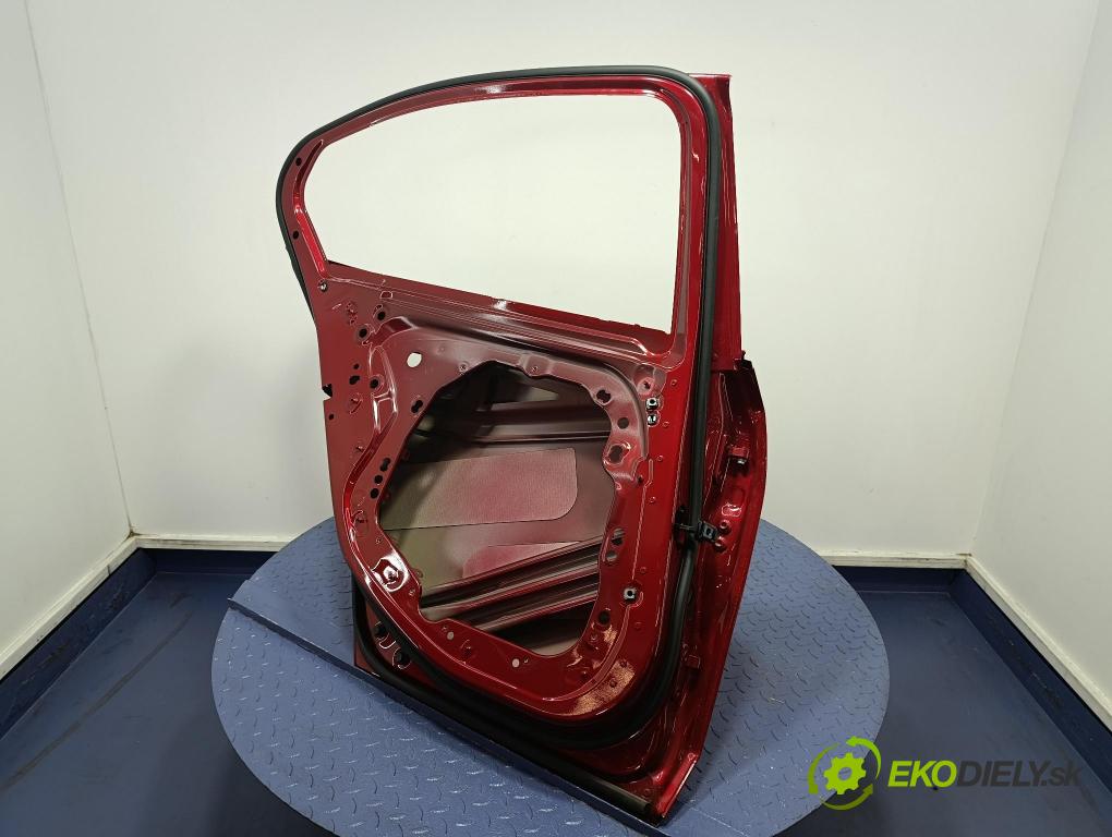 Bmw Seria 5 2025 dvere zad Vľavo: 