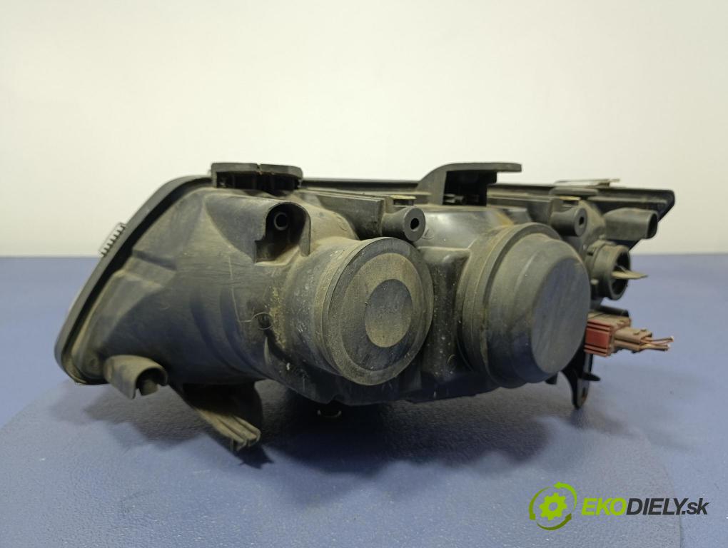 Saab 9-3 2004 světlo v pravo: 772-1111R