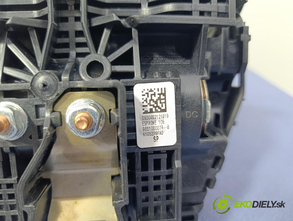 Renault Megane 2009 kokpit,přistrojova deska 681000021R