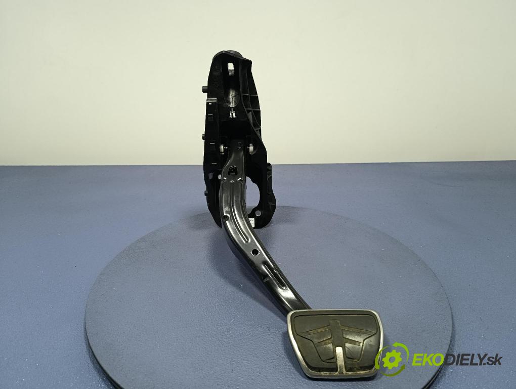 Bmw Seria 5 2025 pedály 6896514