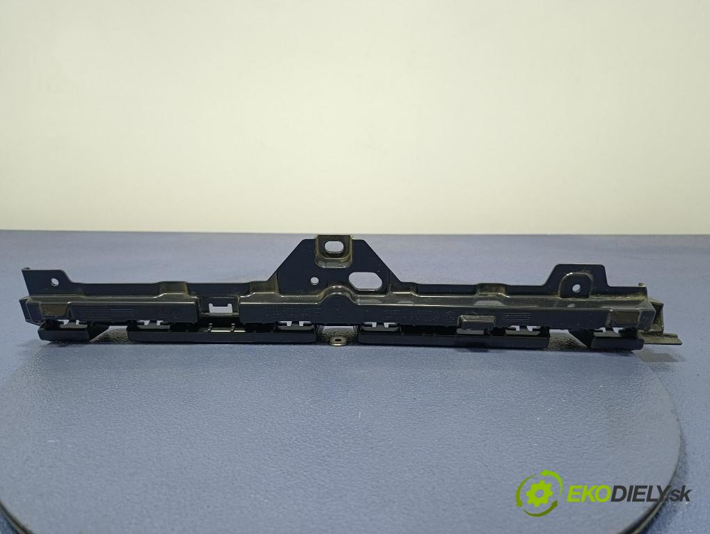 Bmw Seria 5 2025 lišta Práh: 5A1C2B7