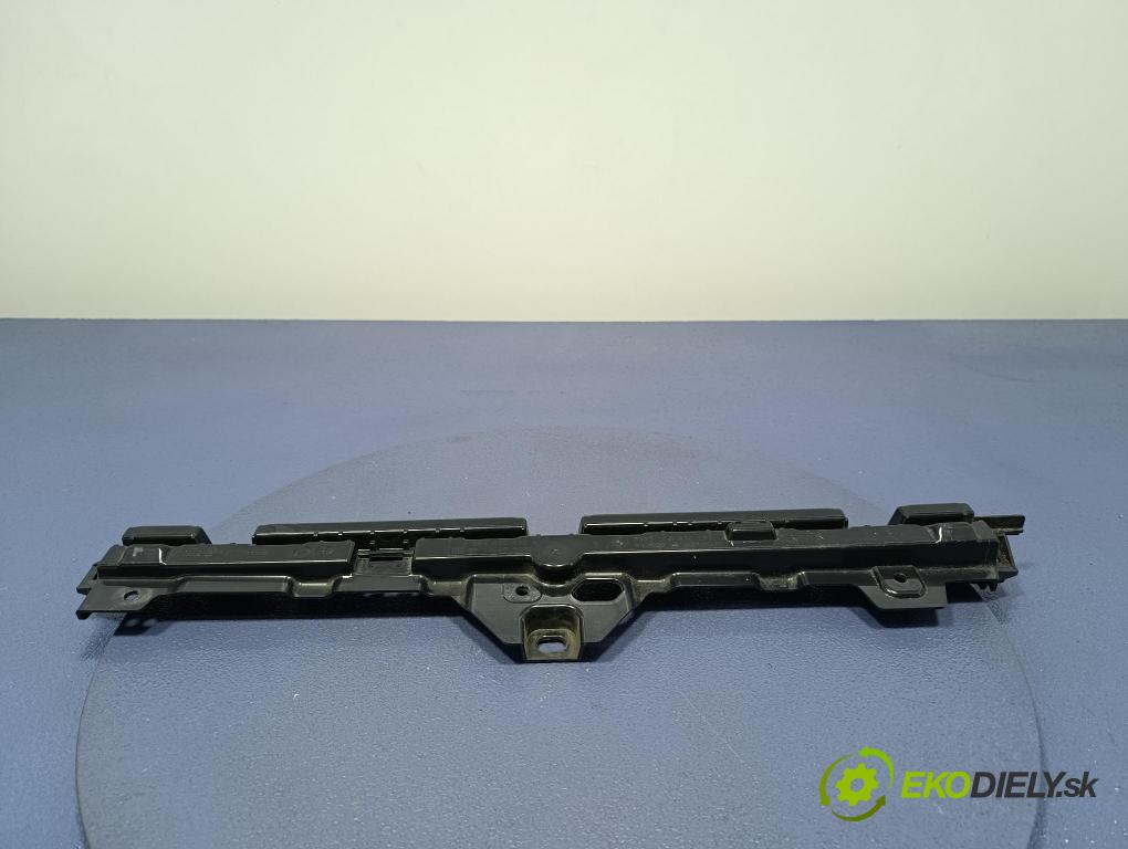 Bmw Seria 5 2025 lišta Práh: 5A1C2B8