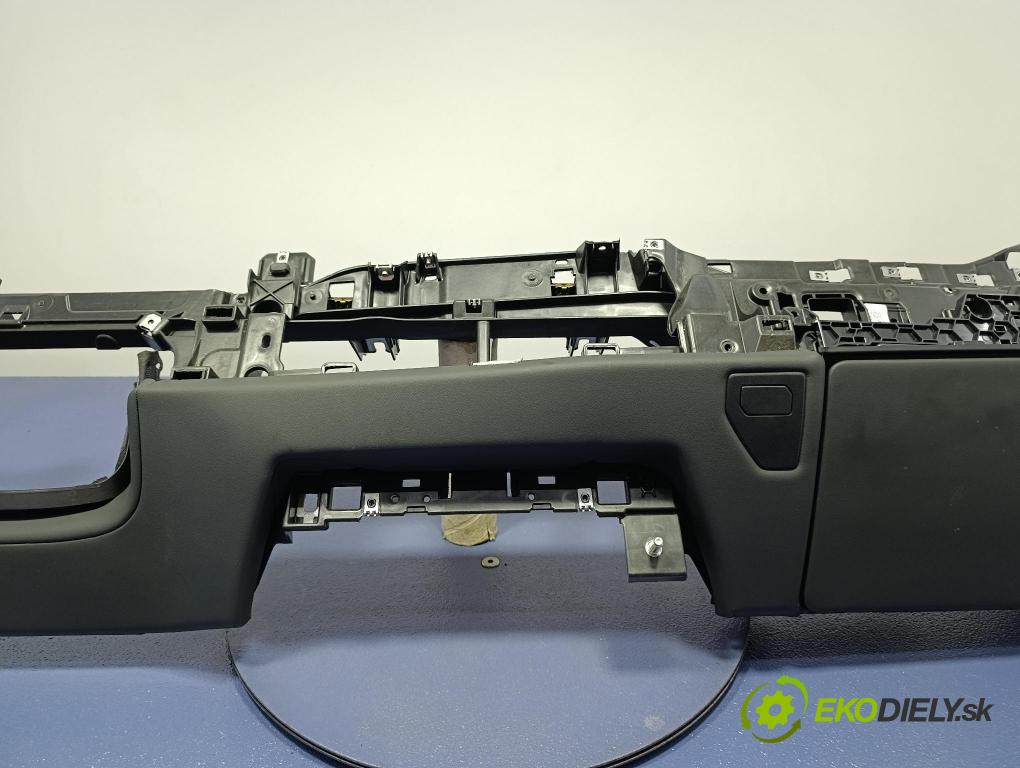 Bmw Seria 5 2025 kokpit,přistrojova deska 5A25BA8