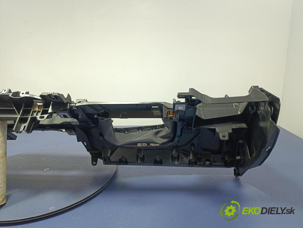 Bmw Seria 5 2025 kokpit,přistrojova deska 5A25BA8