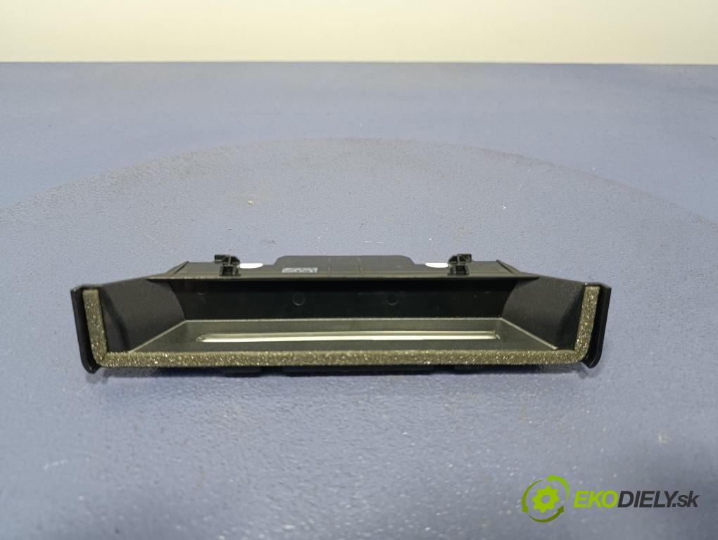 Bmw Seria 5 2025 Lampy Uvnitř 5A50B71