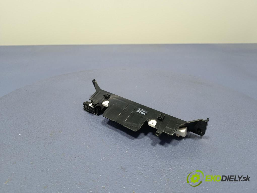 Bmw Seria 5 2025 Lampy Uvnitř 5A50B71