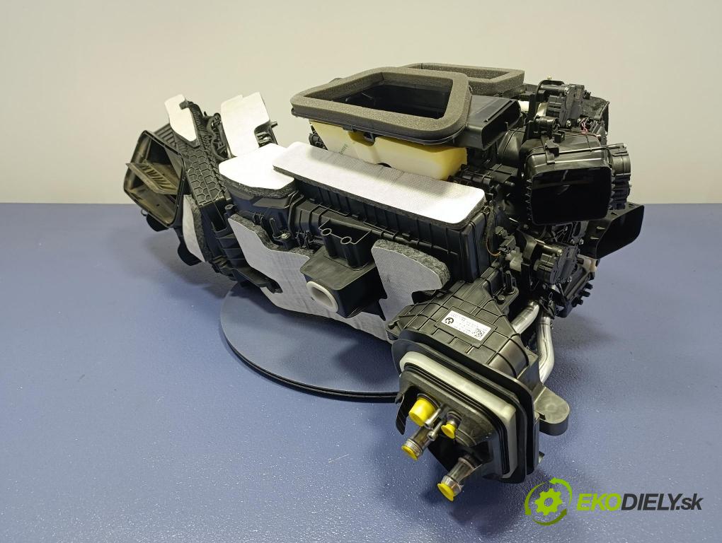 Bmw Seria 5 2025 radiátor 4B16810