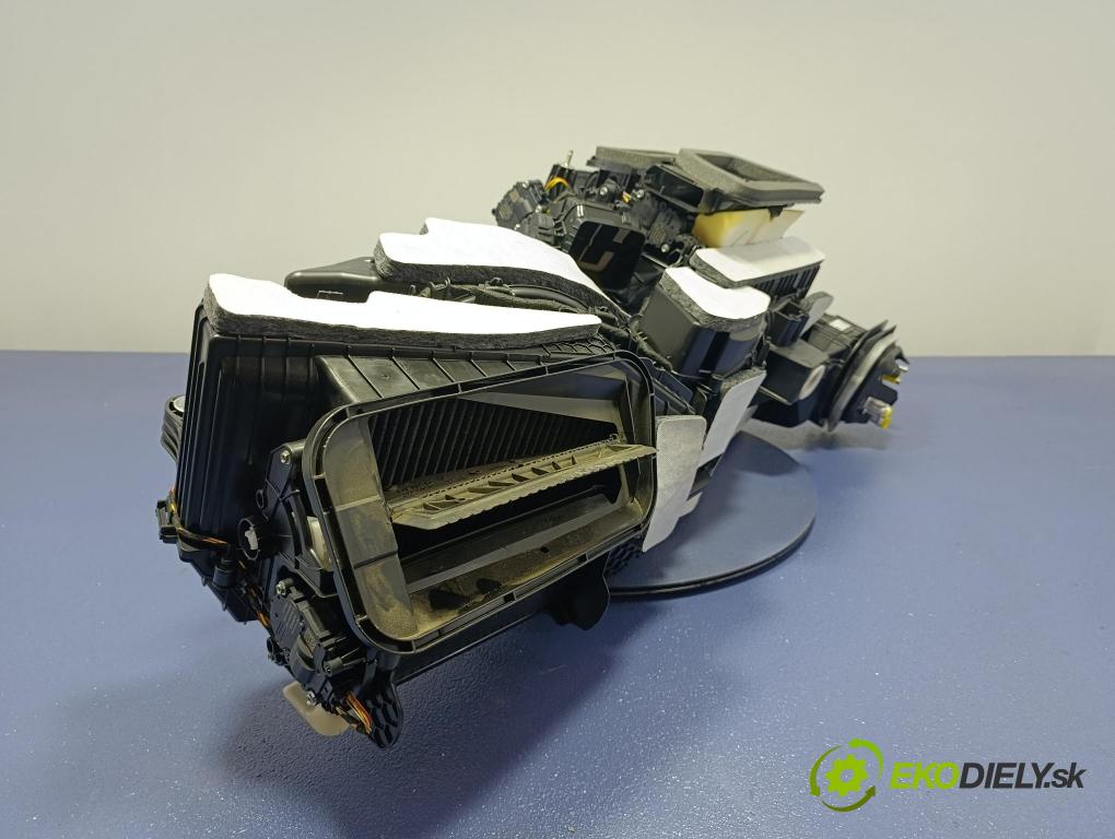 Bmw Seria 5 2025 radiátor 4B16810