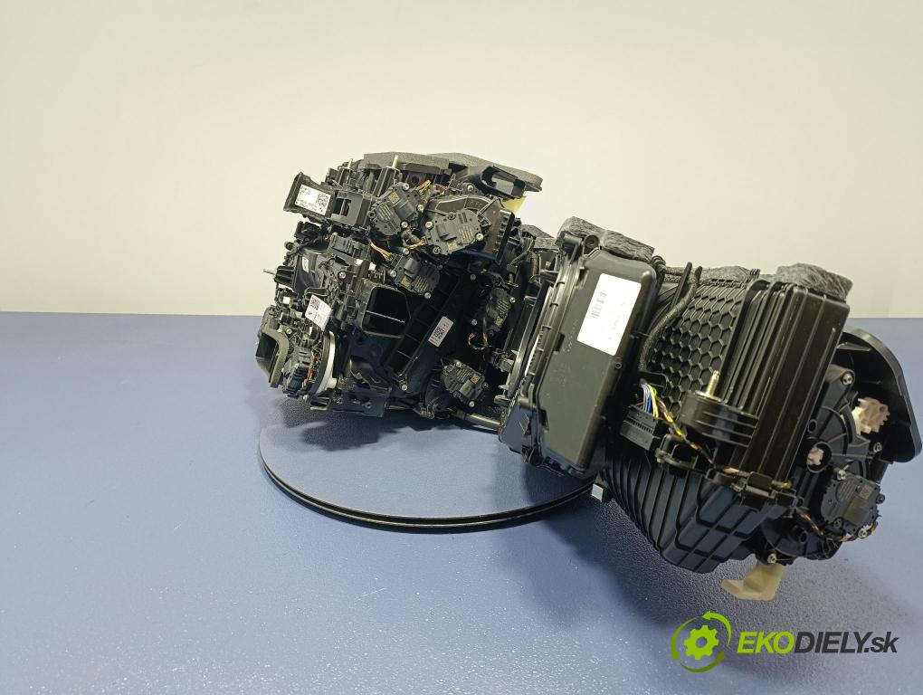 Bmw Seria 5 2025 radiátor 4B16810