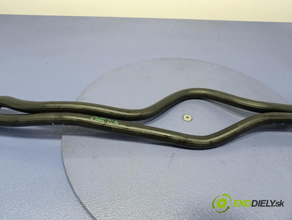 Bmw Seria 5 2025 trubka Chladič: 8490266