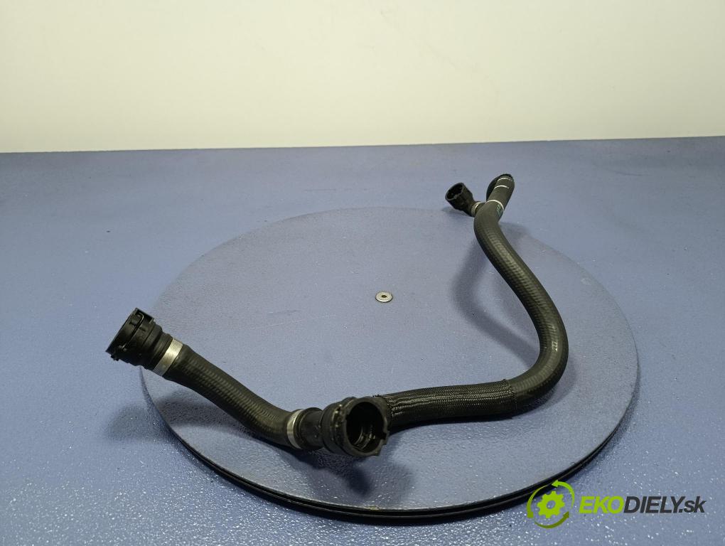 Bmw Seria 5 2025 trubka Chladič: 8490277