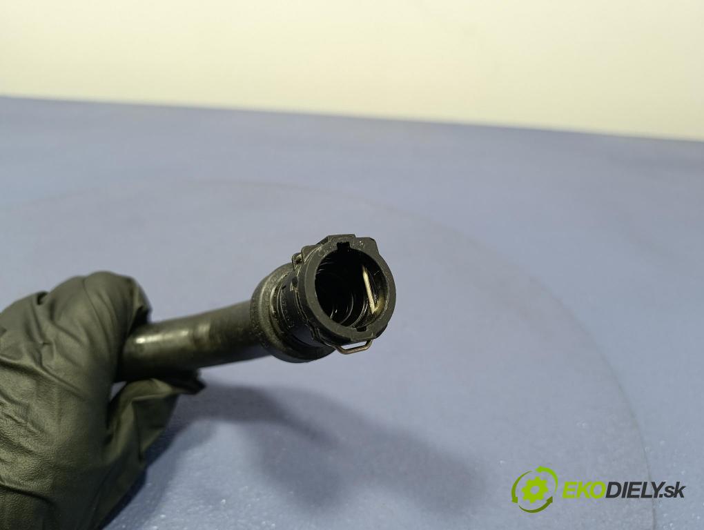 Bmw Seria 5 2025 trubka Chladič: 8844222