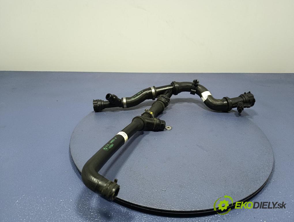 Bmw Seria 5 2025 trubka Chladič: 8490278