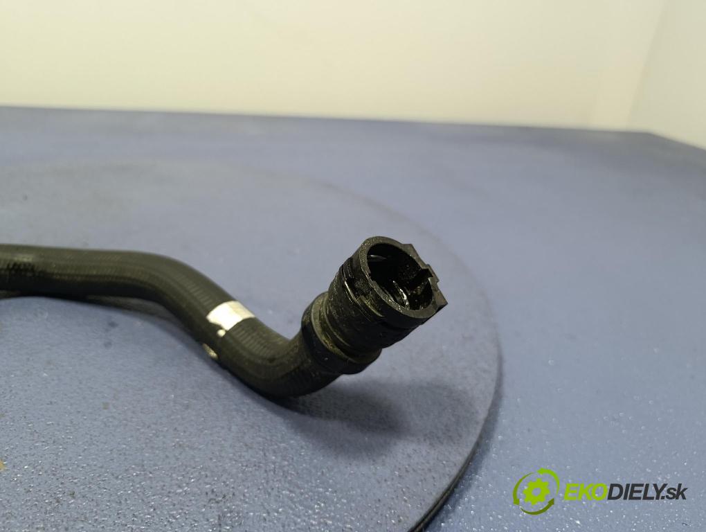 Bmw Seria 5 2025 trubka Chladič: 9886633