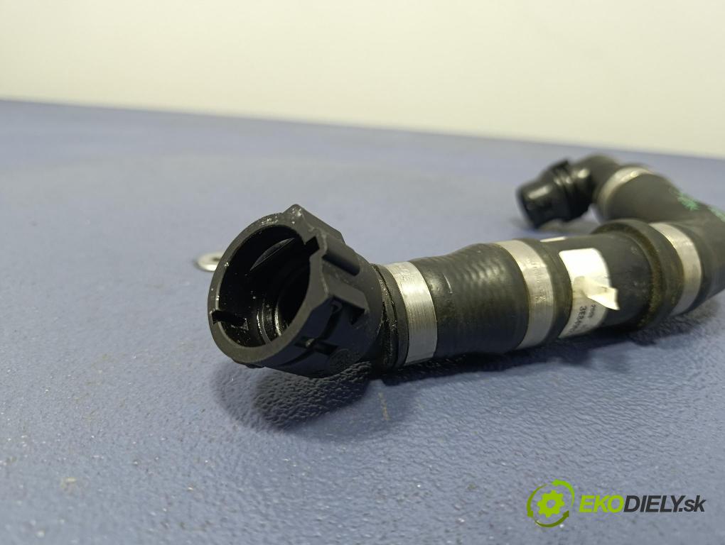 Bmw Seria 5 2025 trubka Chladič: 8490276