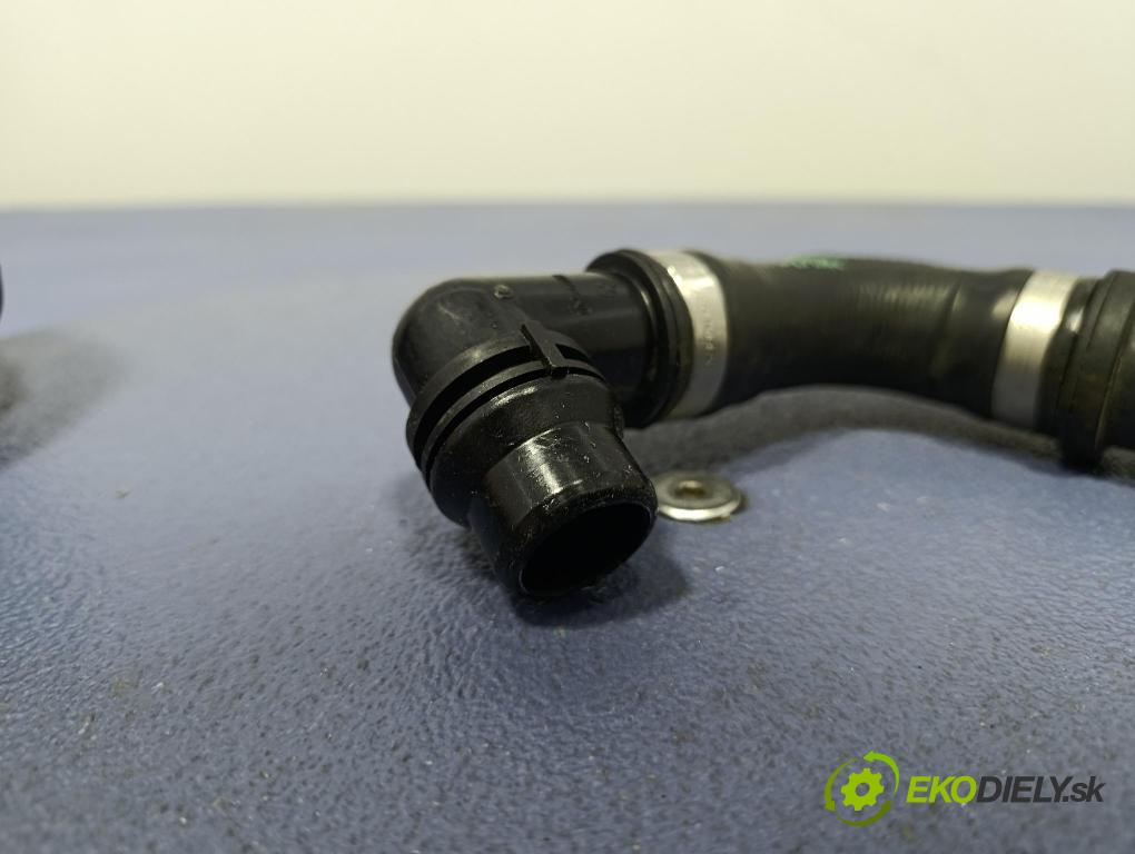 Bmw Seria 5 2025 trubka Chladič: 8490276