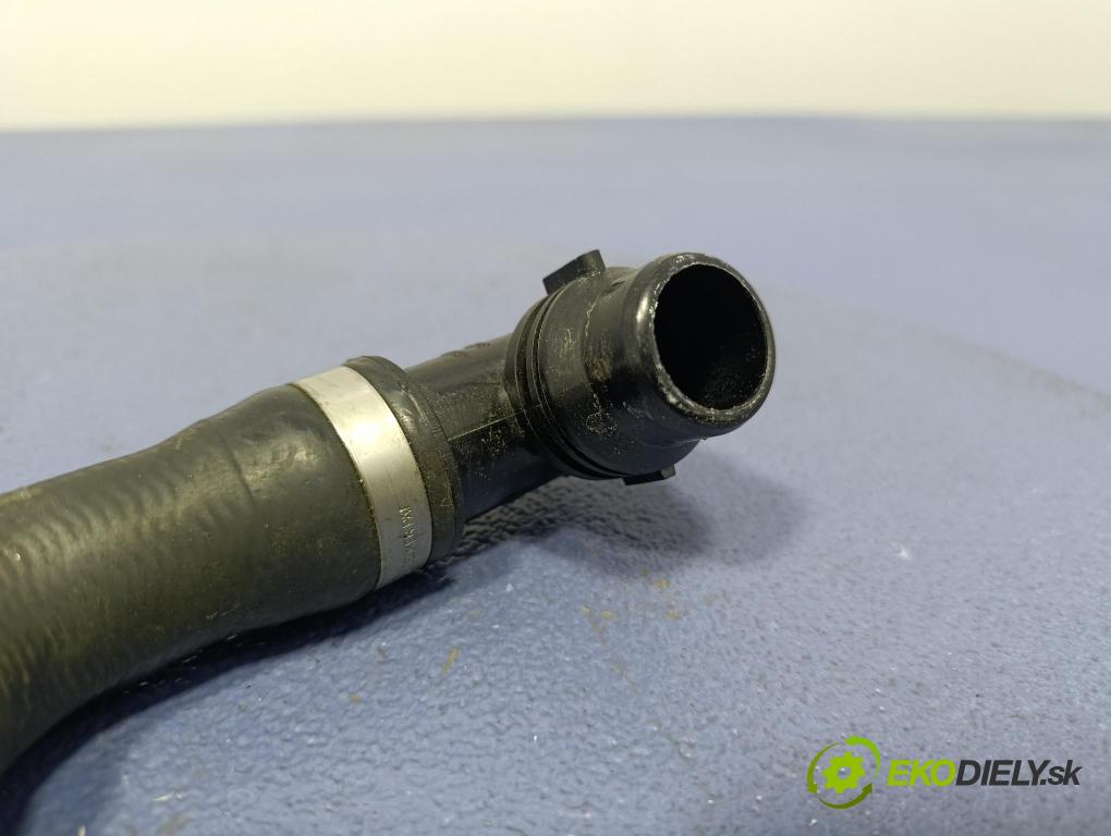 Bmw Seria 5 2025 trubka Chladič: 8490276