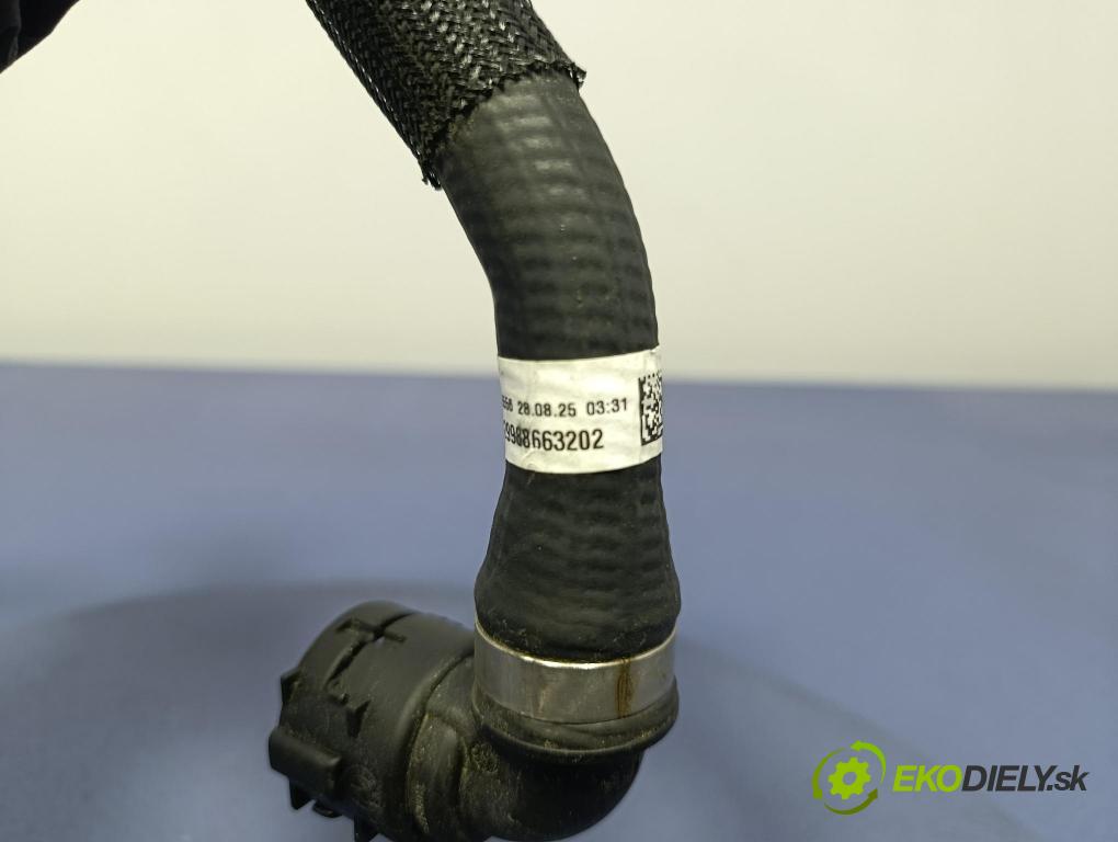 Bmw Seria 5 2025 trubka Chladič: 9886632