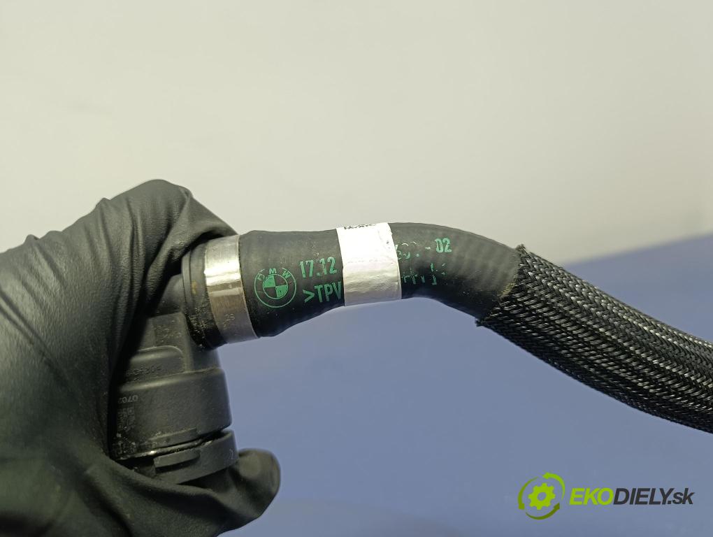 Bmw Seria 5 2025 trubka Chladič: 9886632