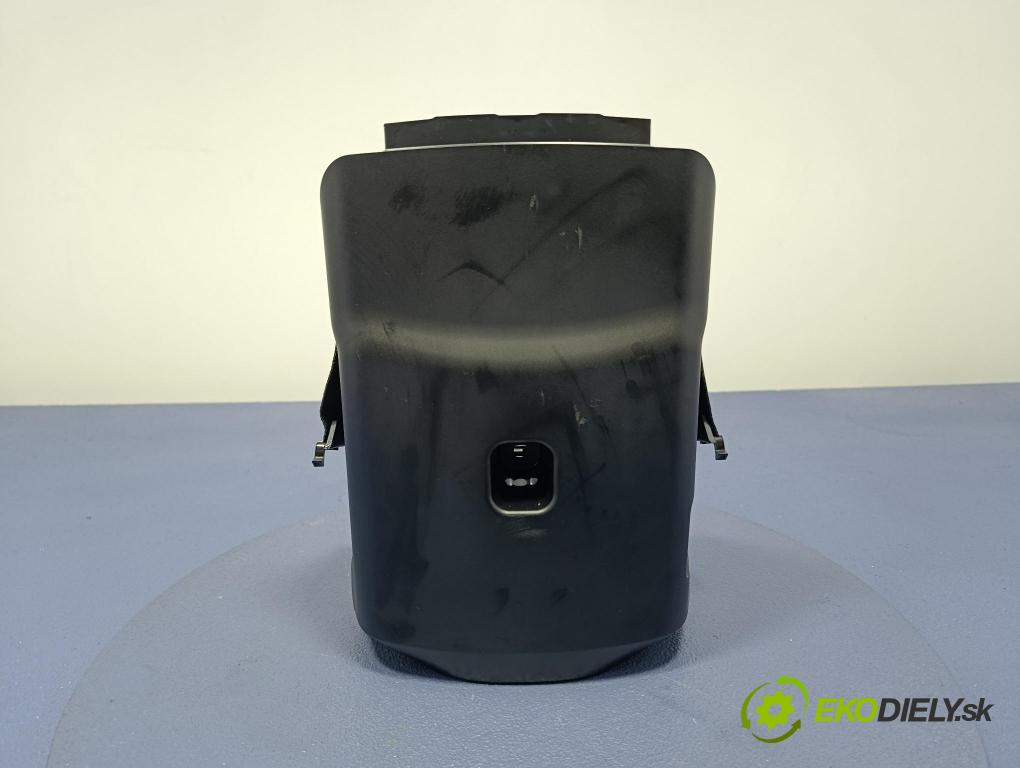 Bmw Seria 5 2025 kryt Plast: Interiéry: 9625735