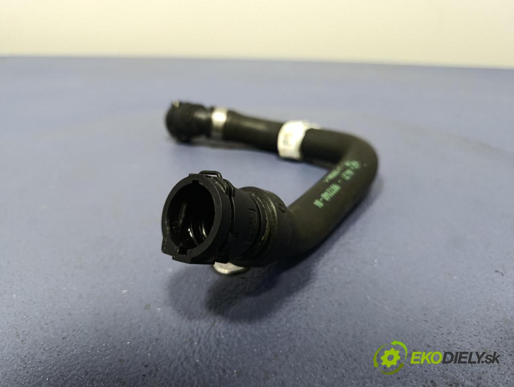 Bmw Seria 5 2025 trubka Chladič: 9872140