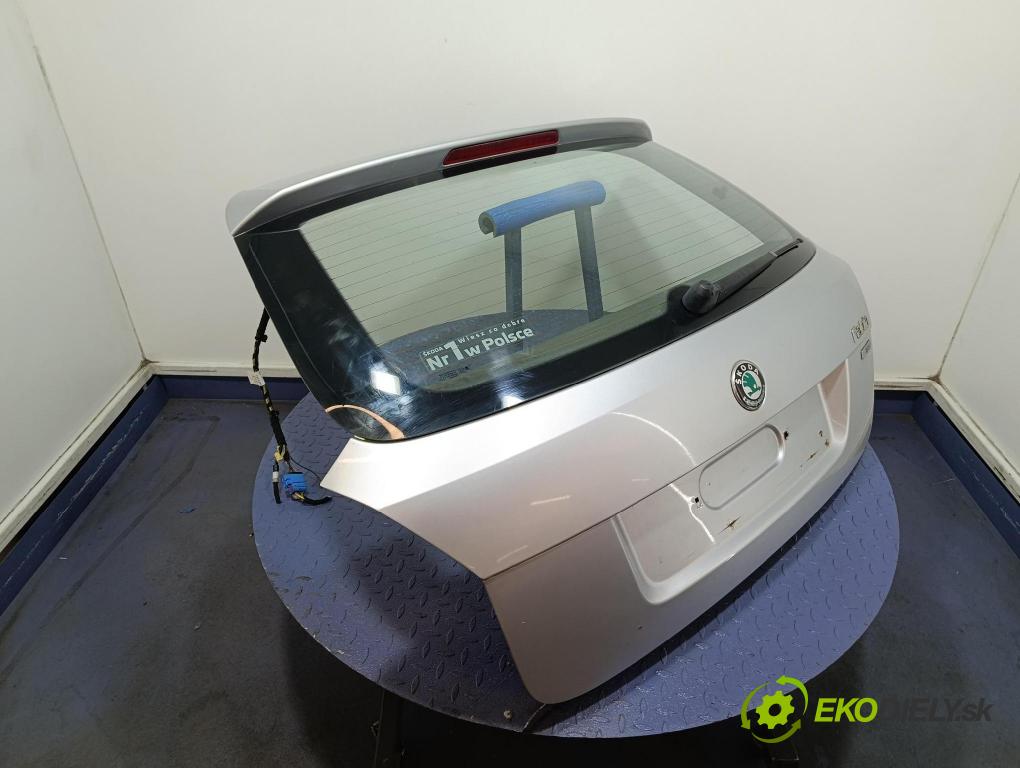 Skoda Fabia 2012 zadní dveře kufra: kufr