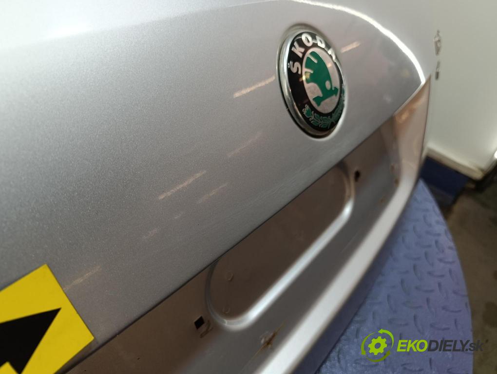 Skoda Fabia 2012 zadní dveře kufra: kufr