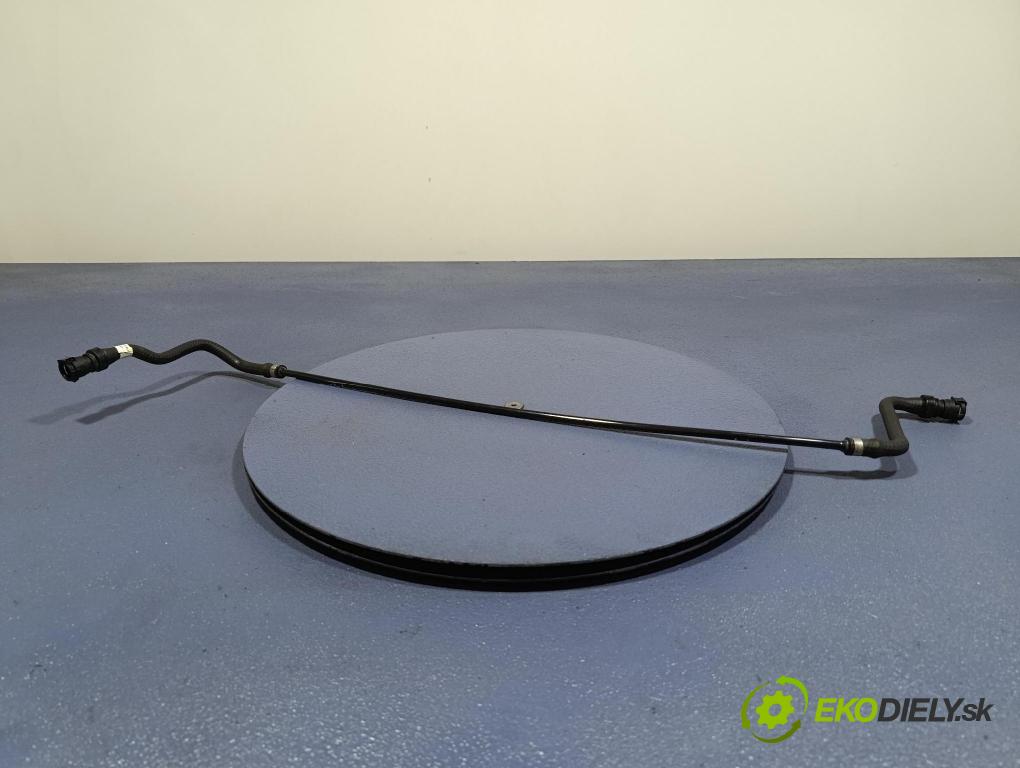 Bmw Seria 5 2025 trubka Chladič: 9886947