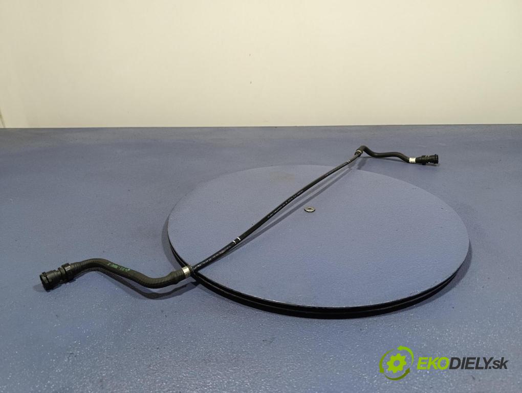 Bmw Seria 5 2025 trubka Chladič: 9886947