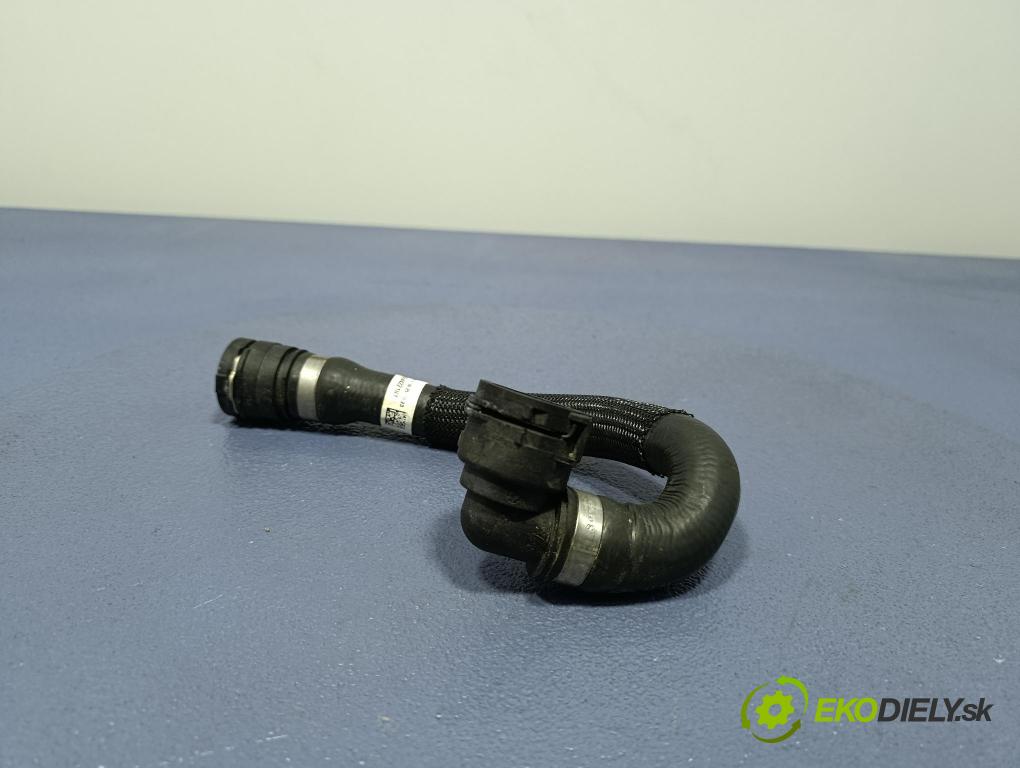 Bmw Seria 5 2025 trubka Chladič: 8844221