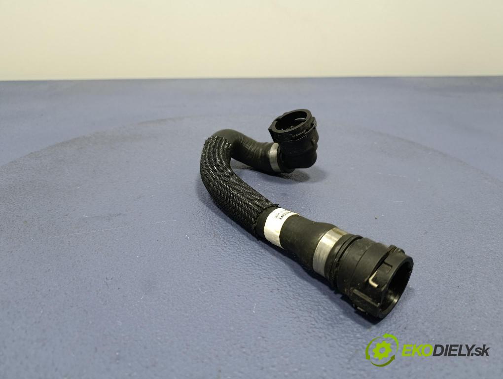 Bmw Seria 5 2025 trubka Chladič: 8844221